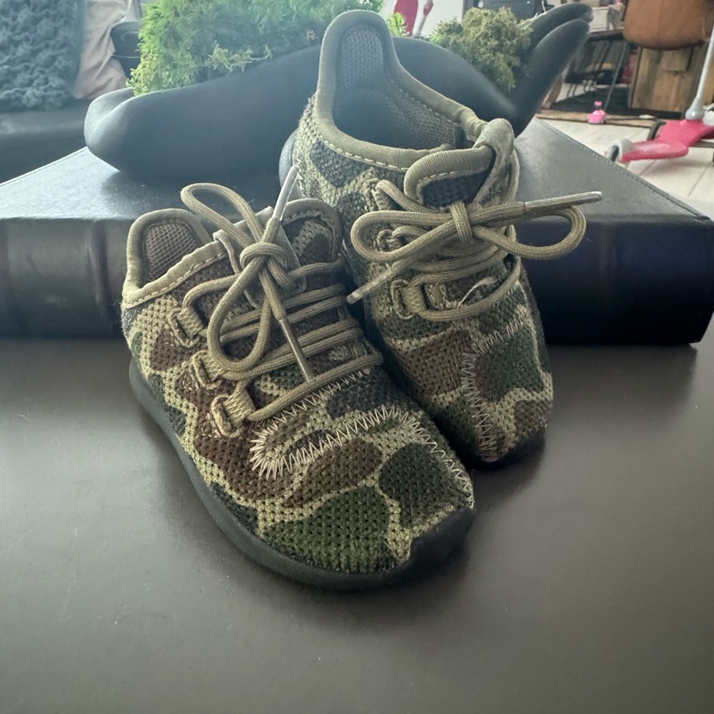 Adidas soft runners CAMO Baby Toddler 6